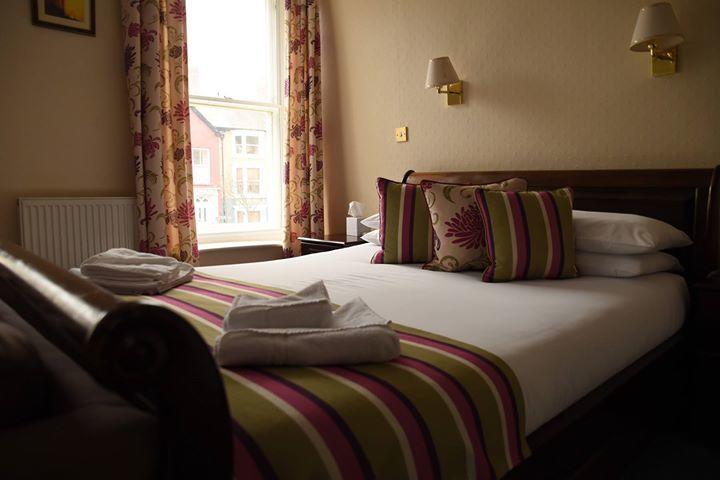 Harry'S Hotel & Restaurant Аберистуит Экстерьер фото
